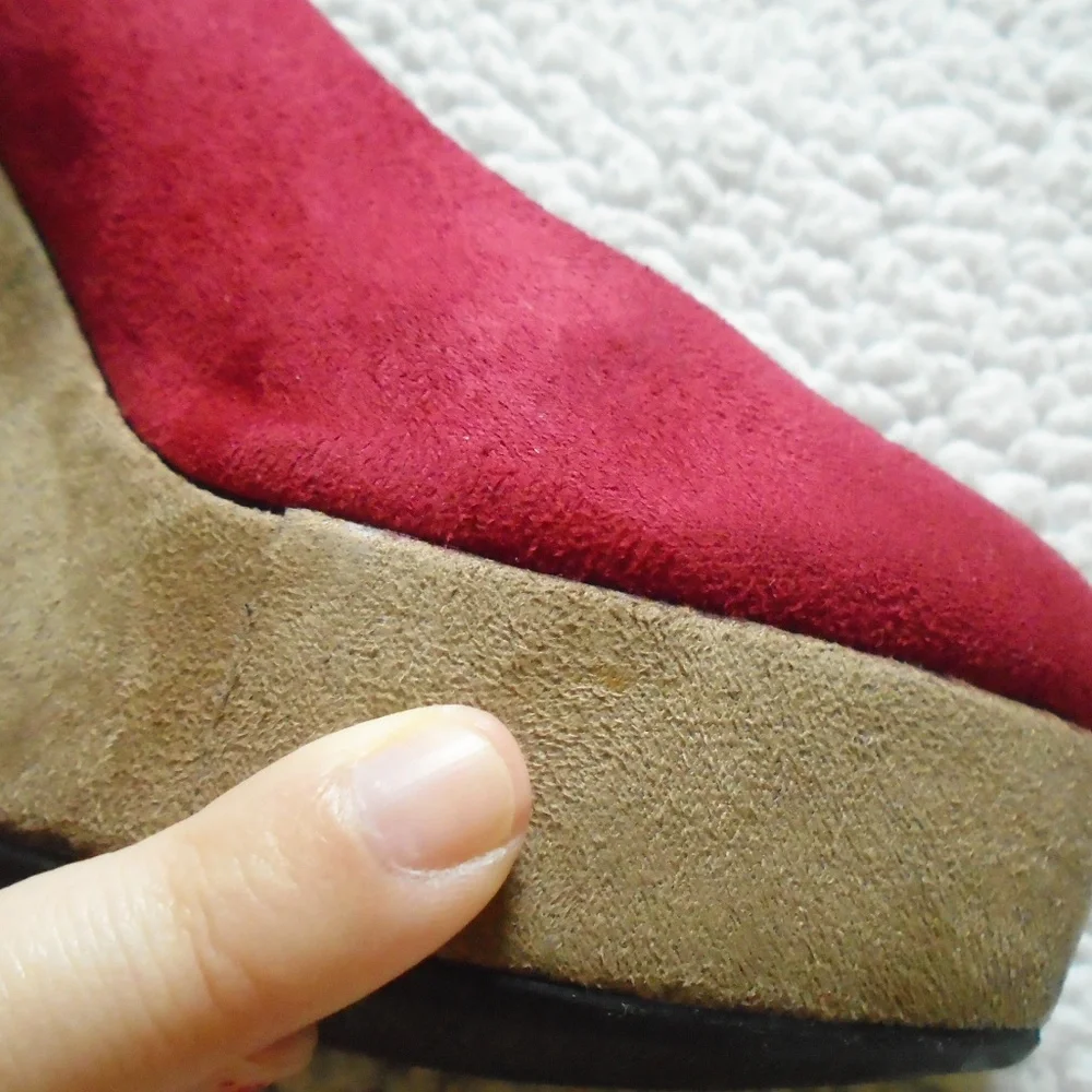 Tricolor suede wedges